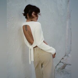 Zara Cropped Cream Fuzzy Open Back Bow Sweater